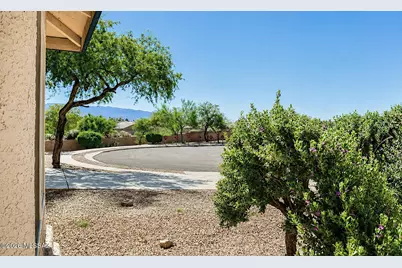 8273 E Sundew Drive, Tucson, AZ 85710 - Photo 33
