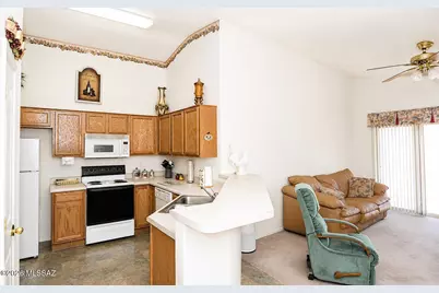 8273 E Sundew Drive, Tucson, AZ 85710 - Photo 7