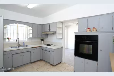 5743 E 10th Street, Tucson, AZ 85711 - Photo 5