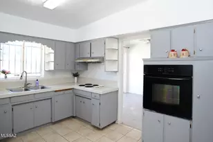 5743 E 10th St, Tucson, AZ 85711 - Photo 5