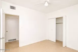 5743 E 10th St, Tucson, AZ 85711 - Photo 17