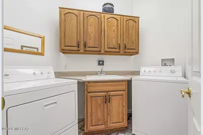 1947 W Pinetop Drive, Green Valley, AZ 85622 - Photo 9