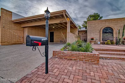 10075 N Oro Place, Oro Valley, AZ 85737 - Photo 1