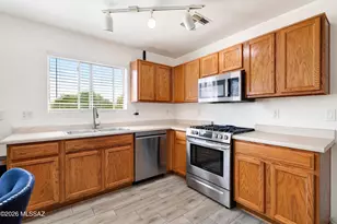 636 W Cholla Crest Dr, Green Valley, AZ 85614 - Photo 5