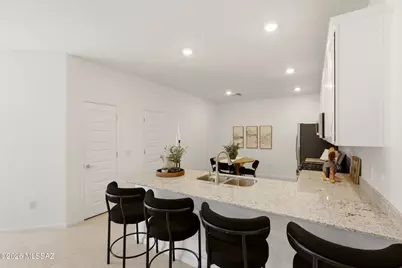 10473 W Kerrigan Lane, Marana, AZ 85653 - Photo 13