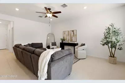 10473 W Kerrigan Lane, Marana, AZ 85653 - Photo 9