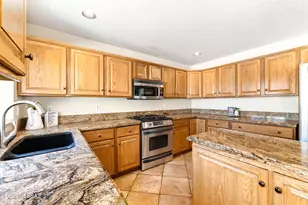 9025 N Palm Brook Dr, Tucson, AZ 85743 - Photo 13