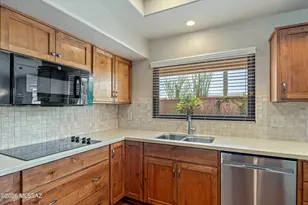 14421 N Glen Hollow Pl, Oro Valley, AZ 85755 - Photo 5