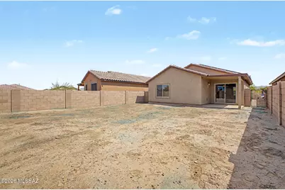 10561 W Waveland Drive, Marana, AZ 85653 - Photo 5