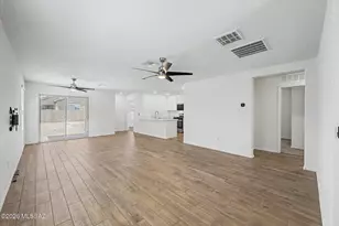 10561 W Waveland Dr, Marana, AZ 85653 - Photo 3