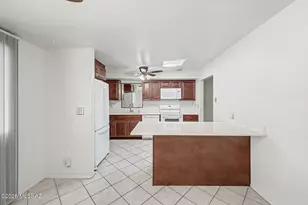 1601 S Prudence Rd, Tucson, AZ 85710 - Photo 21