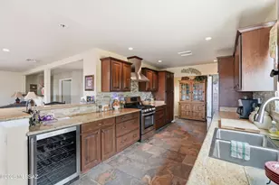 655 W Continental Rd, Green Valley, AZ 85622 - Photo 9