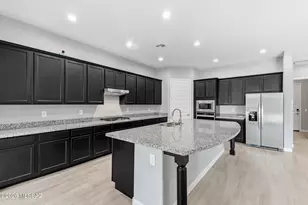 8903 W Weeping Dalea Dr, Marana, AZ 85653 - Photo 11
