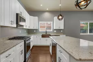 2642 S Falcon View Dr, Tucson, AZ 85713 - Photo 5