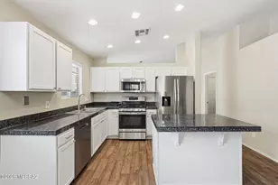 7825 E Sabino Hollow Ct, Tucson, AZ 85750 - Photo 17