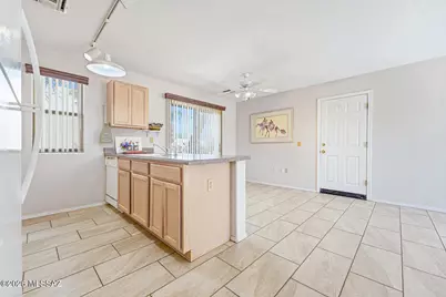 920 W Calle De La Pelotita, Green Valley, AZ 85614 - Photo 11