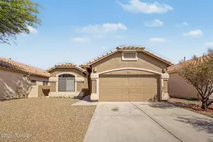 7932 N Panamint Dr, Tucson, AZ 85743 - Photo 1