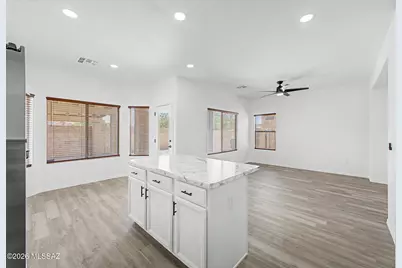 7806 S Hidden Places Loop, Tucson, AZ 85756 - Photo 13