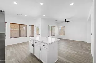 7806 S Hidden Places Loop, Tucson, AZ 85756 - Photo 13