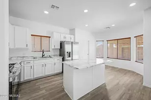 7806 S Hidden Places Loop, Tucson, AZ 85756 - Photo 15