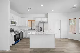 7806 S Hidden Places Loop, Tucson, AZ 85756 - Photo 11