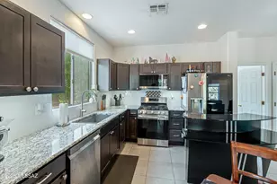 9210 E Desert Cove Cir, Tucson, AZ 85730 - Photo 11