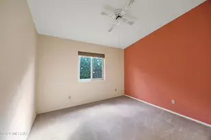 1402 N Thunder Ridge Dr, Tucson, AZ 85745 - Photo 21