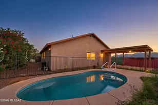 1402 N Thunder Ridge Dr, Tucson, AZ 85745 - Photo 3