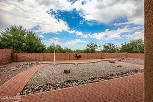 1126 W Bosch Dr, Green Valley, AZ 85614 - Photo 13