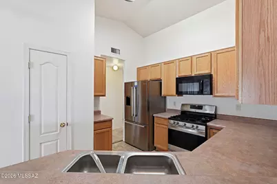 7730 S Titanite Lane, Tucson, AZ 85747 - Photo 5