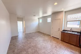 7452 S Golden Shore Dr, Tucson, AZ 85757 - Photo 9