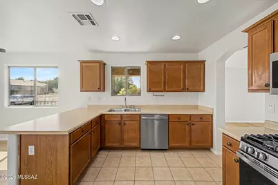 5919 E Chaucers Drive, Tucson, AZ 85756 - Photo 9