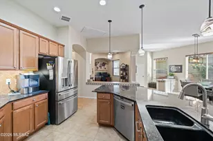 12587 N New Reflection Dr, Marana, AZ 85658 - Photo 13