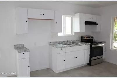 132 W 32nd Street, Tucson, AZ 85713 - Photo 11