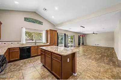 893 W Calle Barbitas, Sahuarita, AZ 85629 - Photo 11