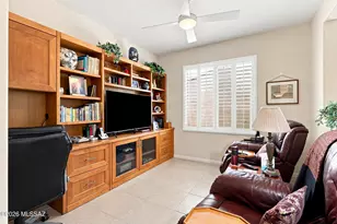 954 N Broken Hills Dr, Green Valley, AZ 85614 - Photo 17