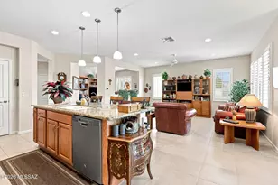954 N Broken Hills Dr, Green Valley, AZ 85614 - Photo 25