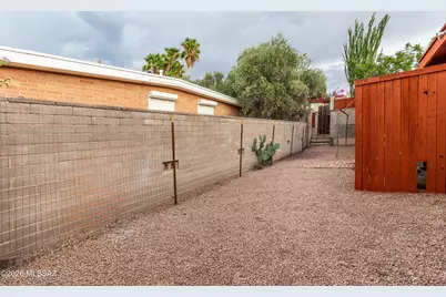 9032 E Rosewood Street, Tucson, AZ 85710 - Photo 35