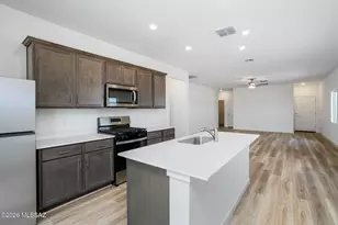 13363 N Cypress Gdns Dr, Marana, AZ 85653 - Photo 9