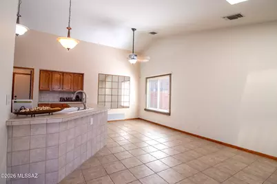 10160 E Mountain Manor Drive, Tucson, AZ 85730 - Photo 9