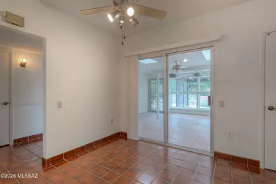 77 W Calle Del Lago, Green Valley, AZ 85614 - Photo 11