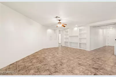 8140 N Iron Ridge Drive, Tucson, AZ 85743 - Photo 11