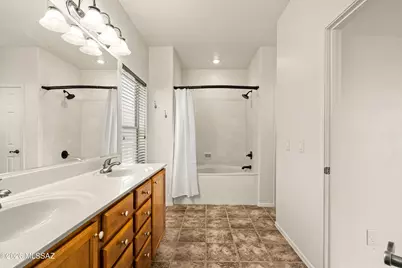 8140 N Iron Ridge Drive, Tucson, AZ 85743 - Photo 21