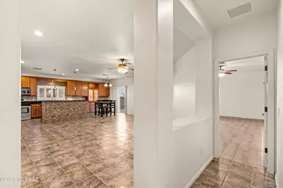 8140 N Iron Ridge Drive, Tucson, AZ 85743 - Photo 17