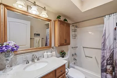 132 E Santa Rebecca Drive, Green Valley, AZ 85614 - Photo 11