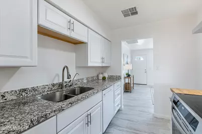 2801 N Highland Avenue, Tucson, AZ 85719 - Photo 17