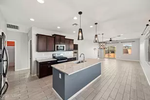 6860 W Jadewood Ln, Tucson, AZ 85757 - Photo 13