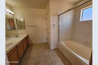 9827 N Stonecreek Place, Tucson, AZ 85742 - Photo 15