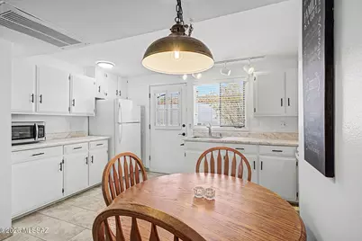 364 S Paseo Lobo #C, Green Valley, AZ 85614 - Photo 11