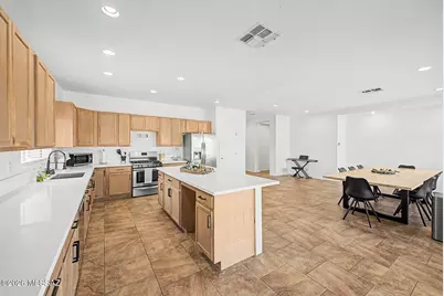 8234 N Stonehill Drive, Tucson, AZ 85743 - Photo 19